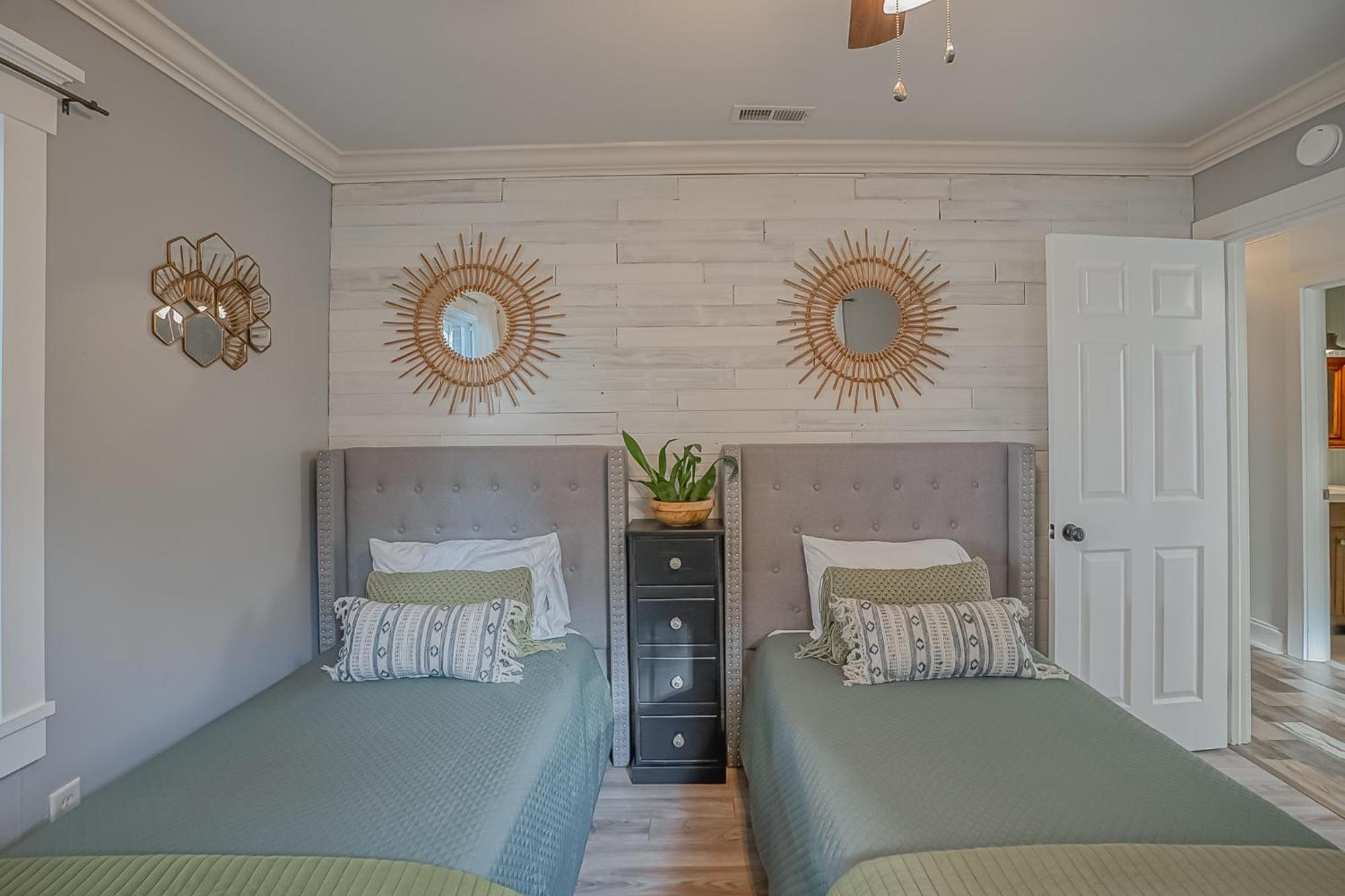 Urban Nest Cottage - Book Now! Beaufort Exterior photo